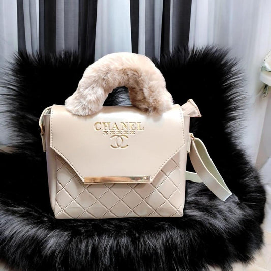 Luxury Quilted Handbag with Fur Handle – Elegant Beige Crossbody Bag